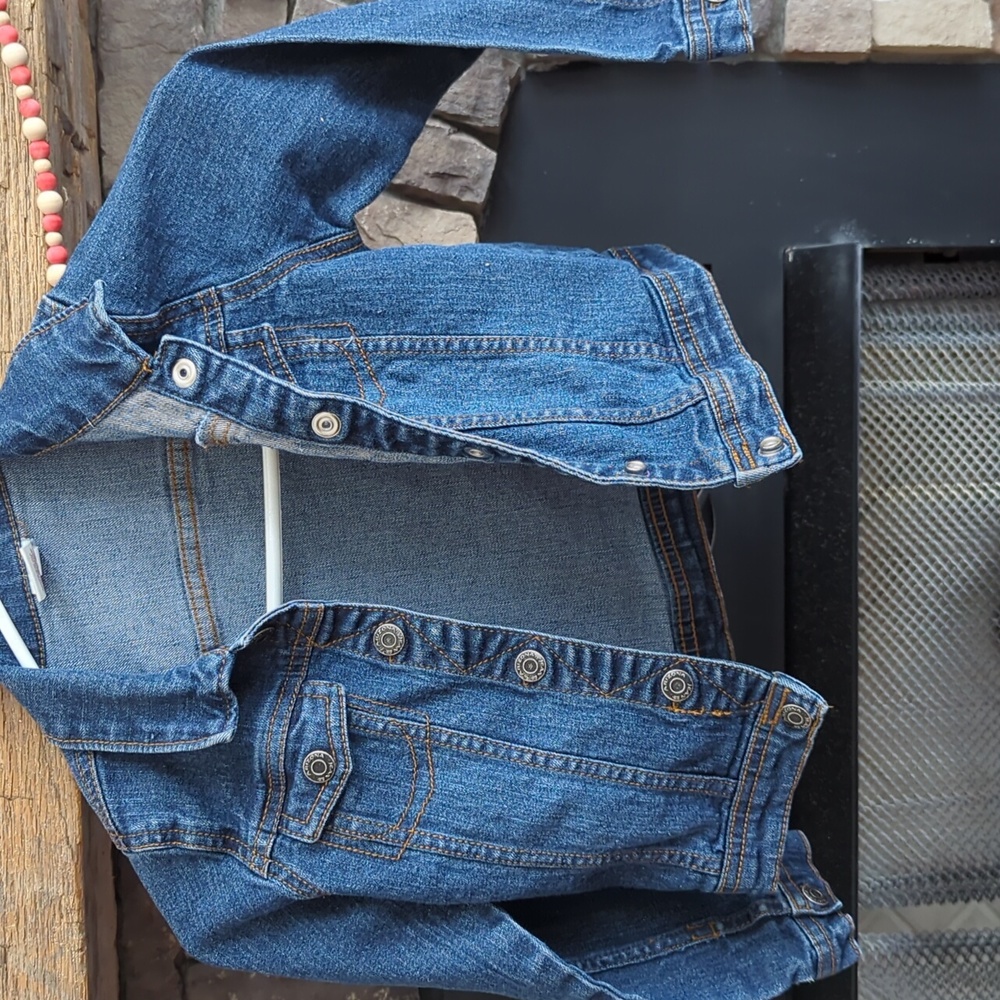 Girls size 6 jean jacket by Arizona jeans